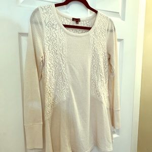 3/$10 Womens SzM Off-white lace long-sleeve blouse